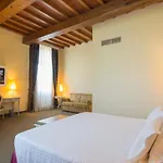Lhp Hotel