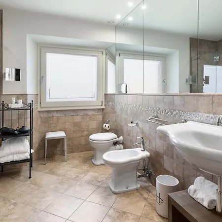 Otel Lhp 4*
