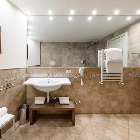 Otel Lhp Certaldo
