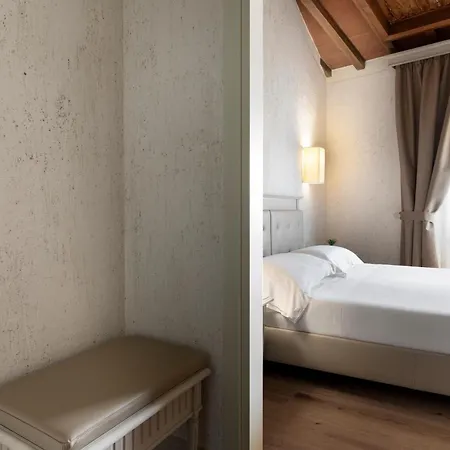 Lhp Hotel