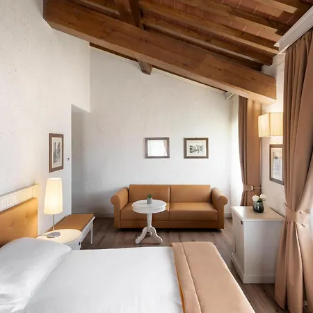 Hotel Lhp