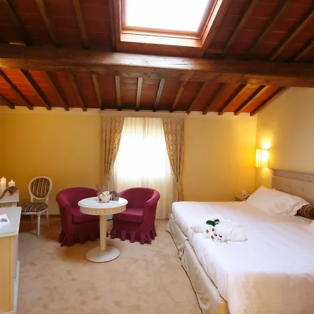 Lhp Hotel