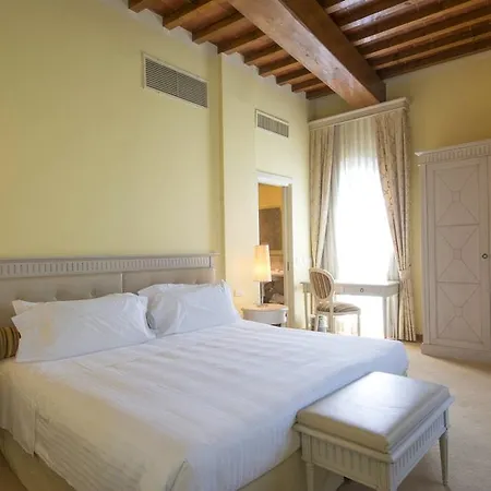 Lhp Hotel