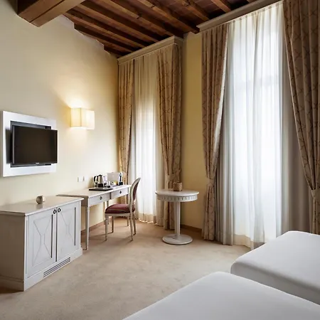 Lhp Hotel 4*