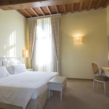 Hotel Lhp 4*